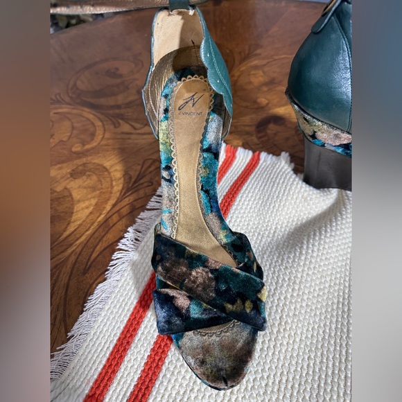 J. Vincent Crushed Velvet Wedge Sandals Size 8.5M – Teal Green Leather‎ Heels - Picture 8 of 16